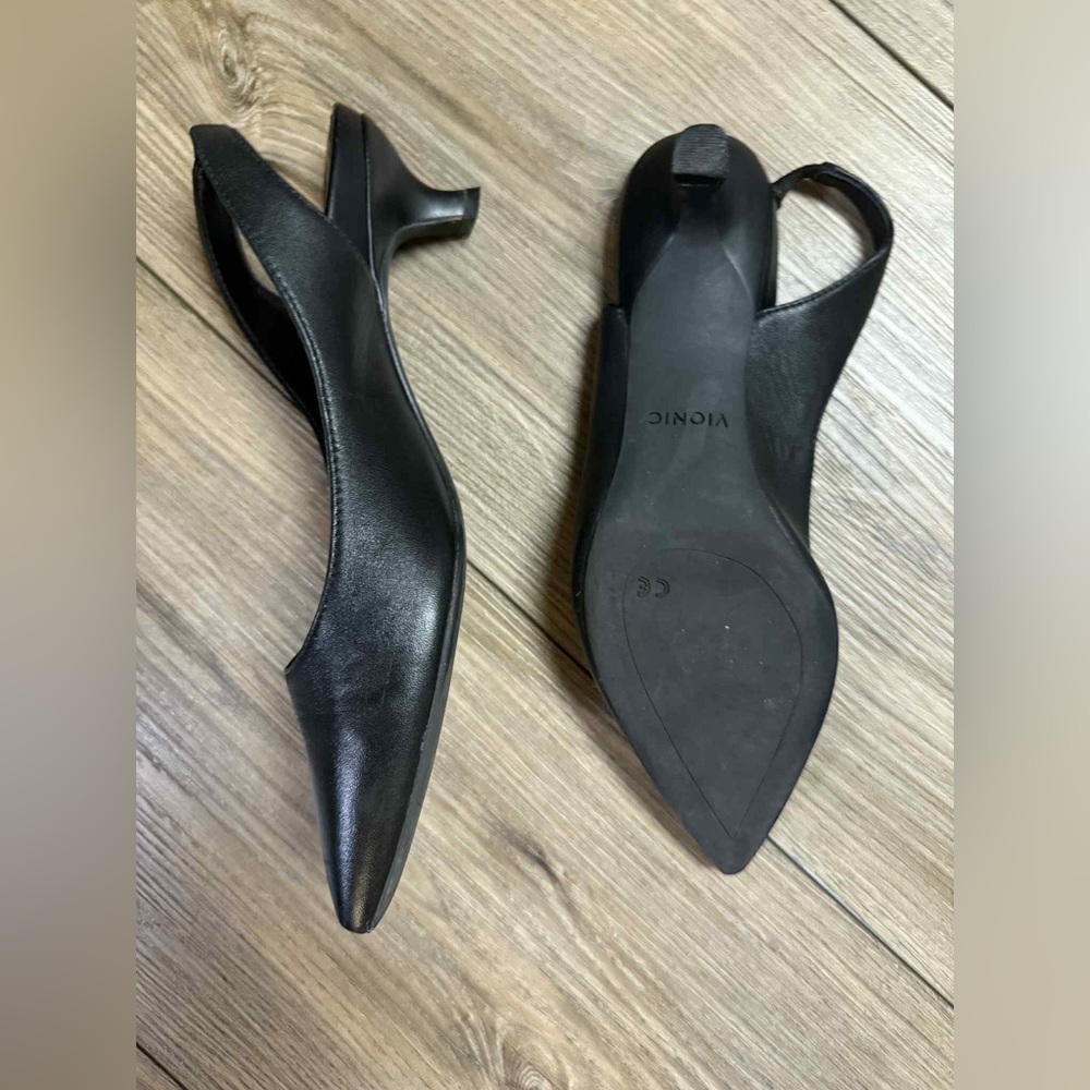 Vionic Black Pointed Toe Slingback Heels - image 4